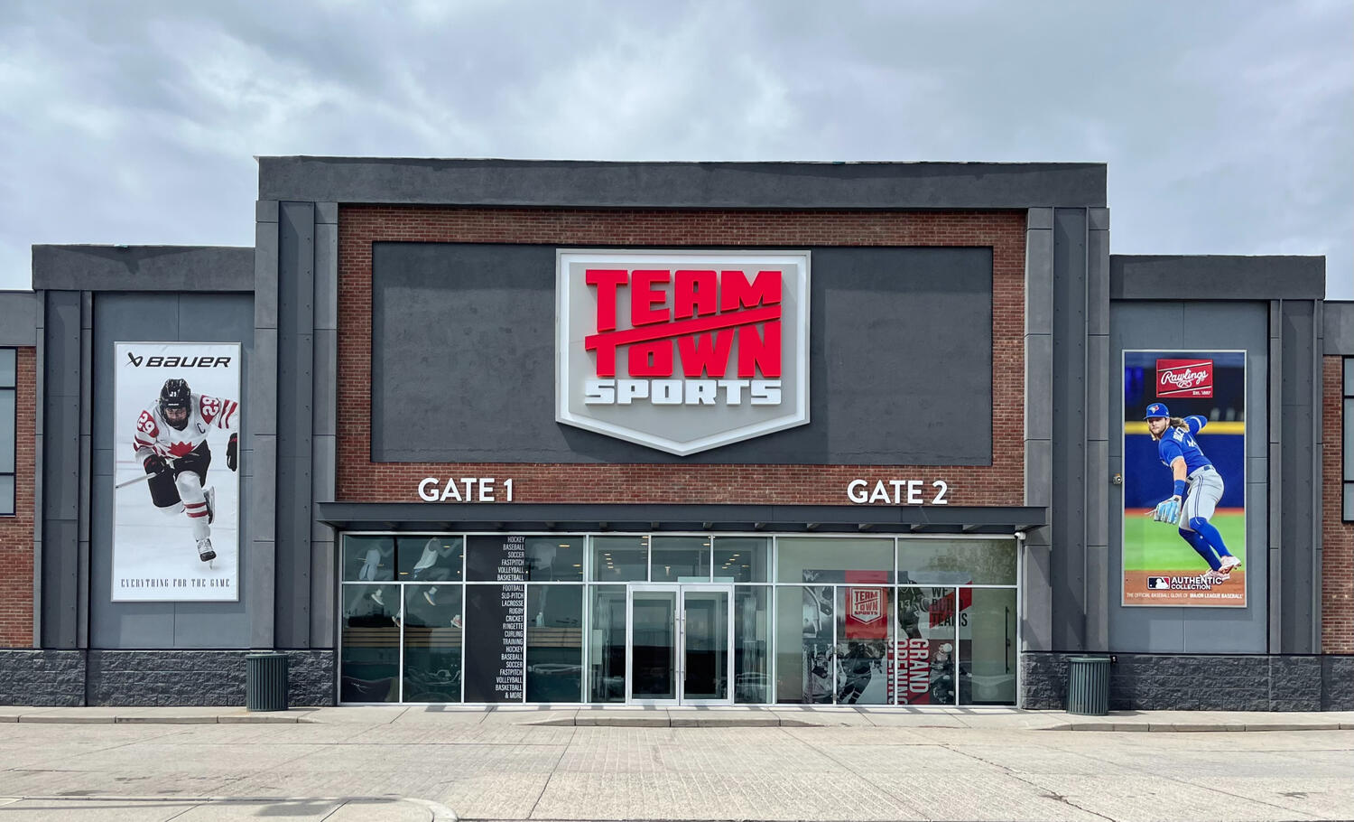 Team Town Heritage Gate, Exterior