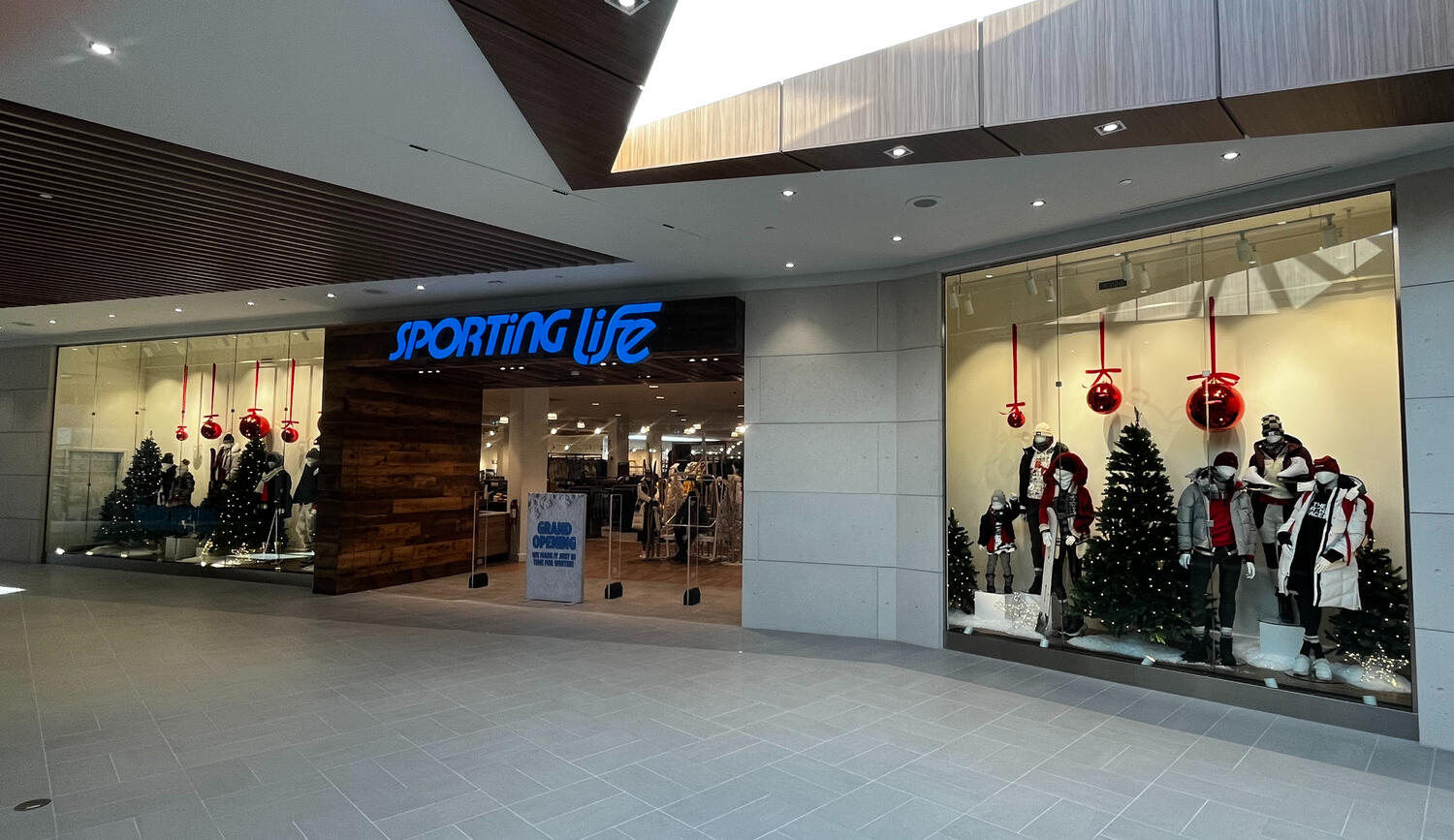 Sporting Life Mapleview, Mall Entrance