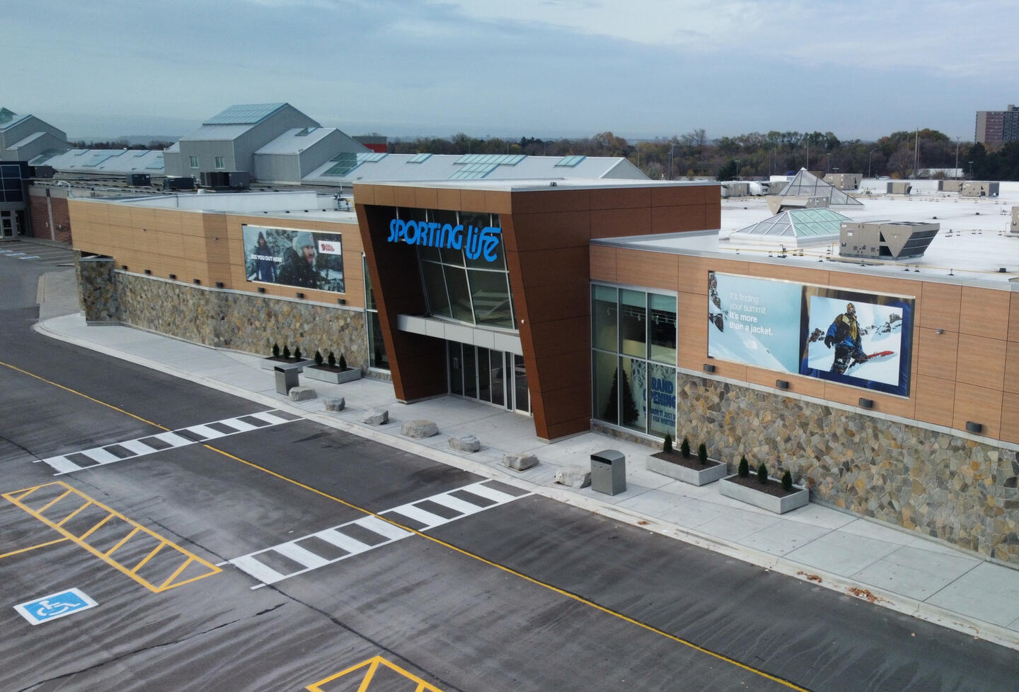 Sporting Life Mapleview, Exterior