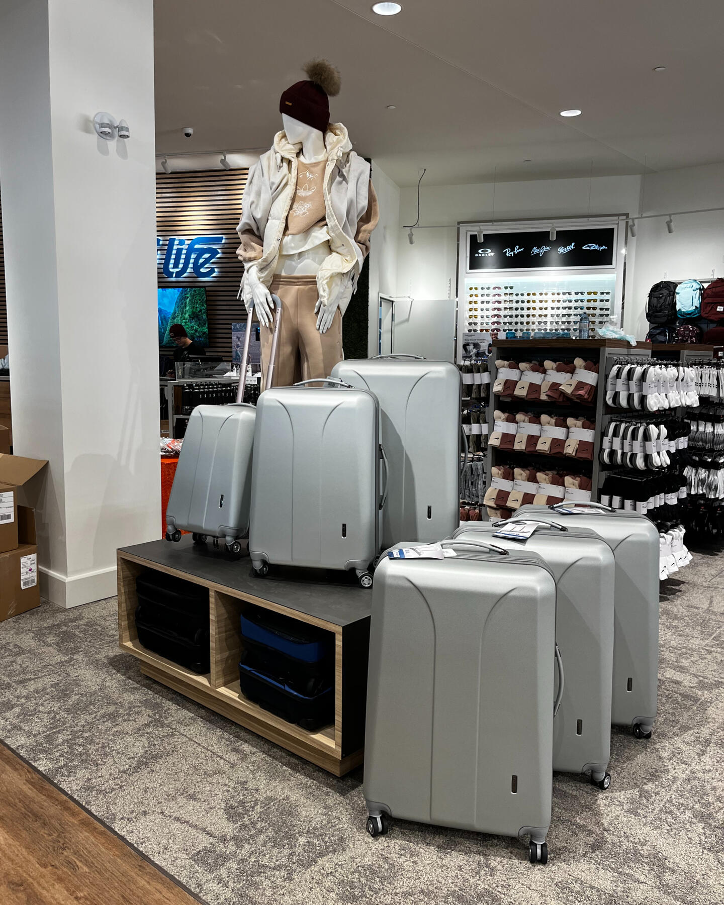 Sporting Life Mapleview, Travel