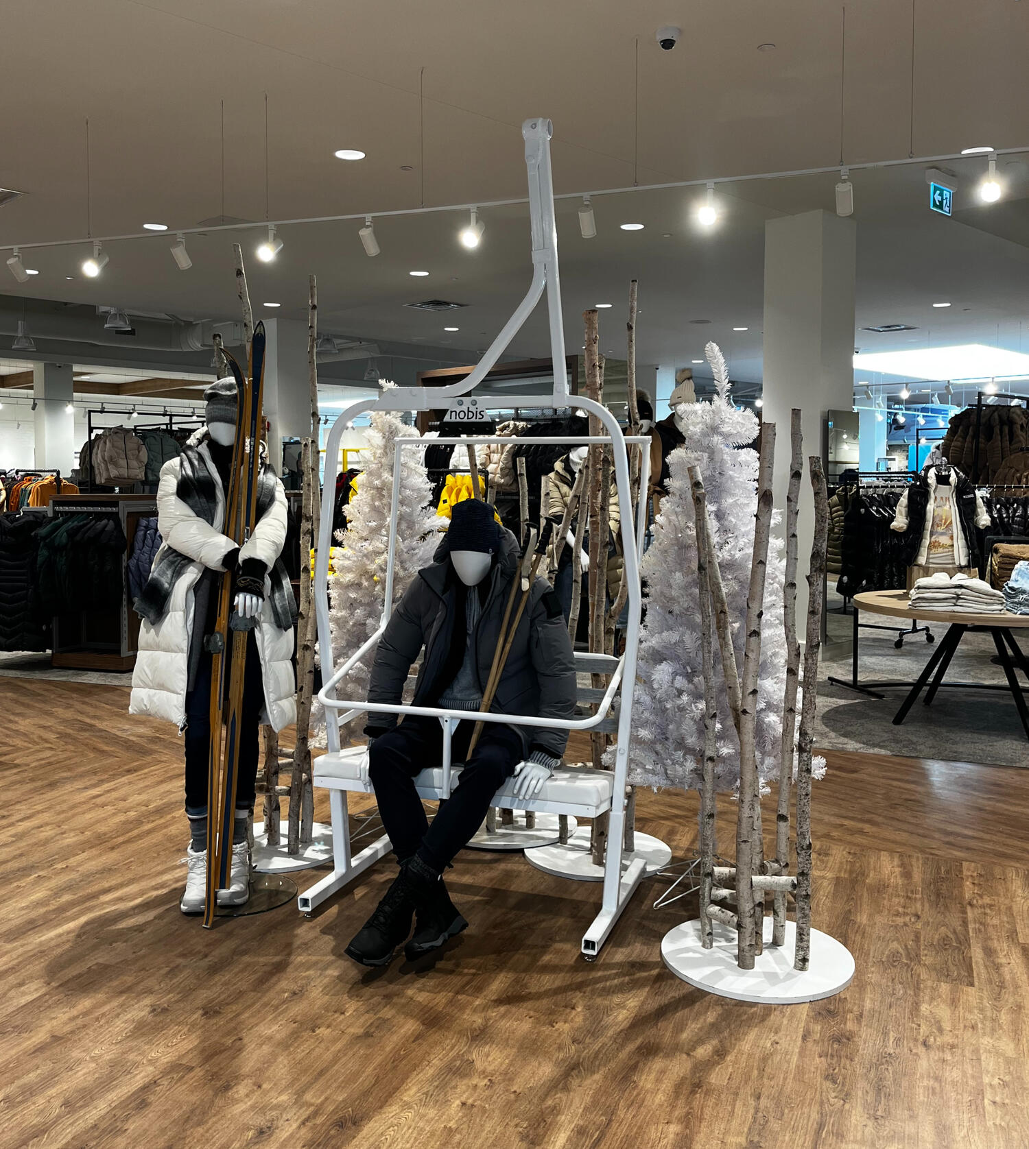 Sporting Life Mapleview, Entrance Display