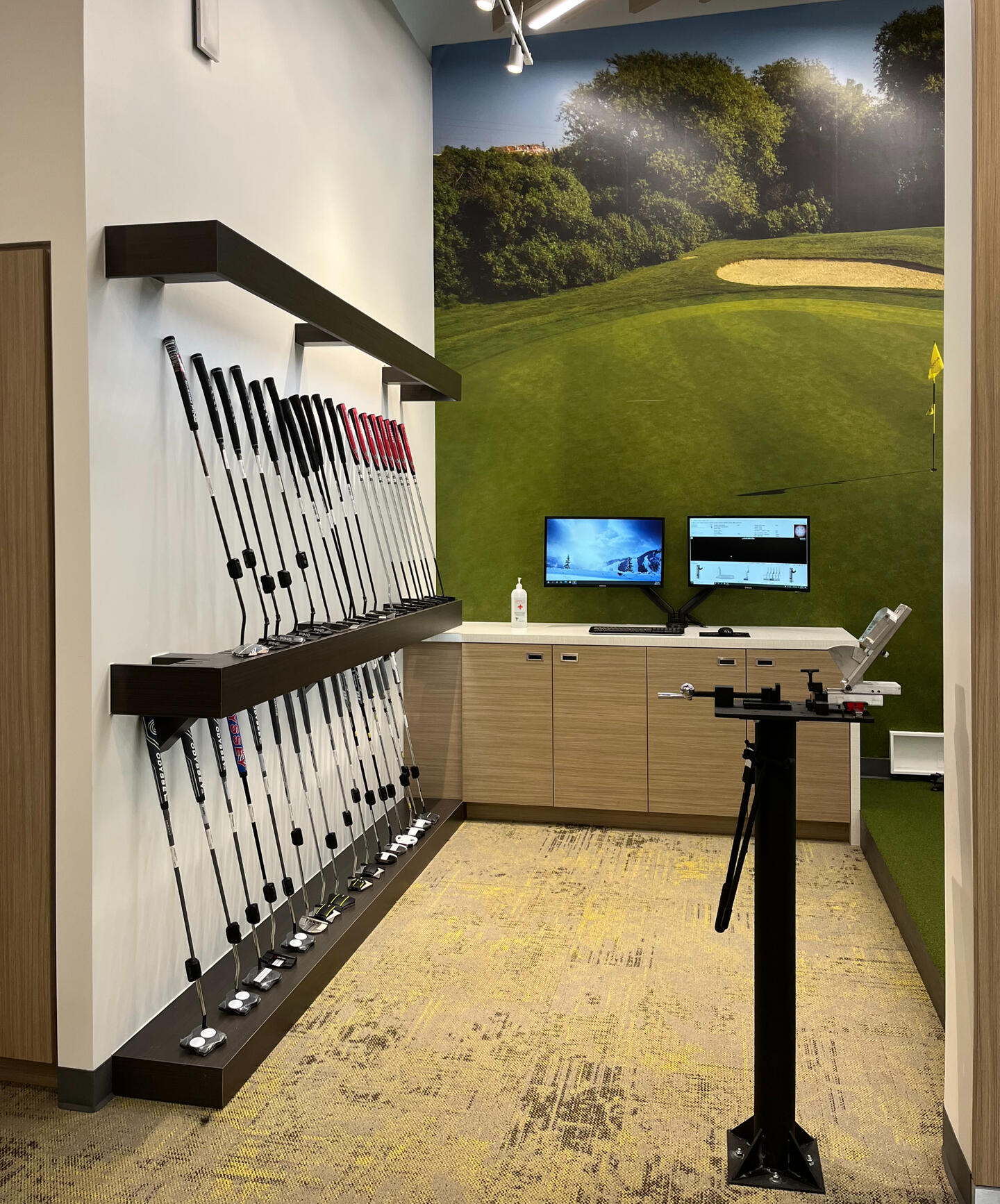 Golf Town Studio X, Custom Fitting Centre, Laeaside