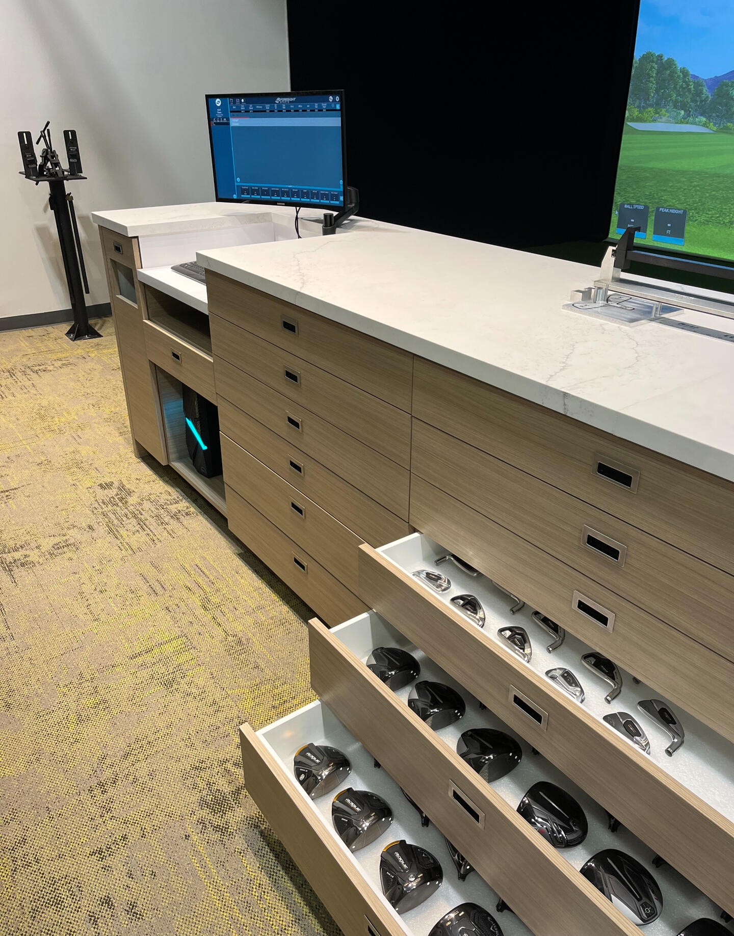 Golf Town Studio X, Custom Fitting Centre, Laeaside